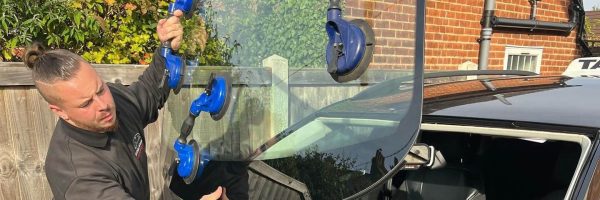 windscreen replacement autoglass caboolture